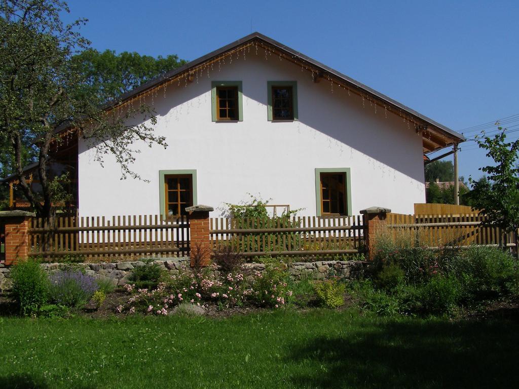Hotel Na Statku Mirosov Mirosov  Exterior foto